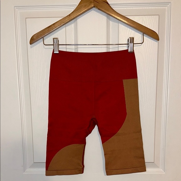 Fabletics workout set - Picture 4 of 5